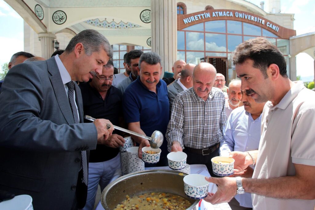 AŞURE İKRAMI